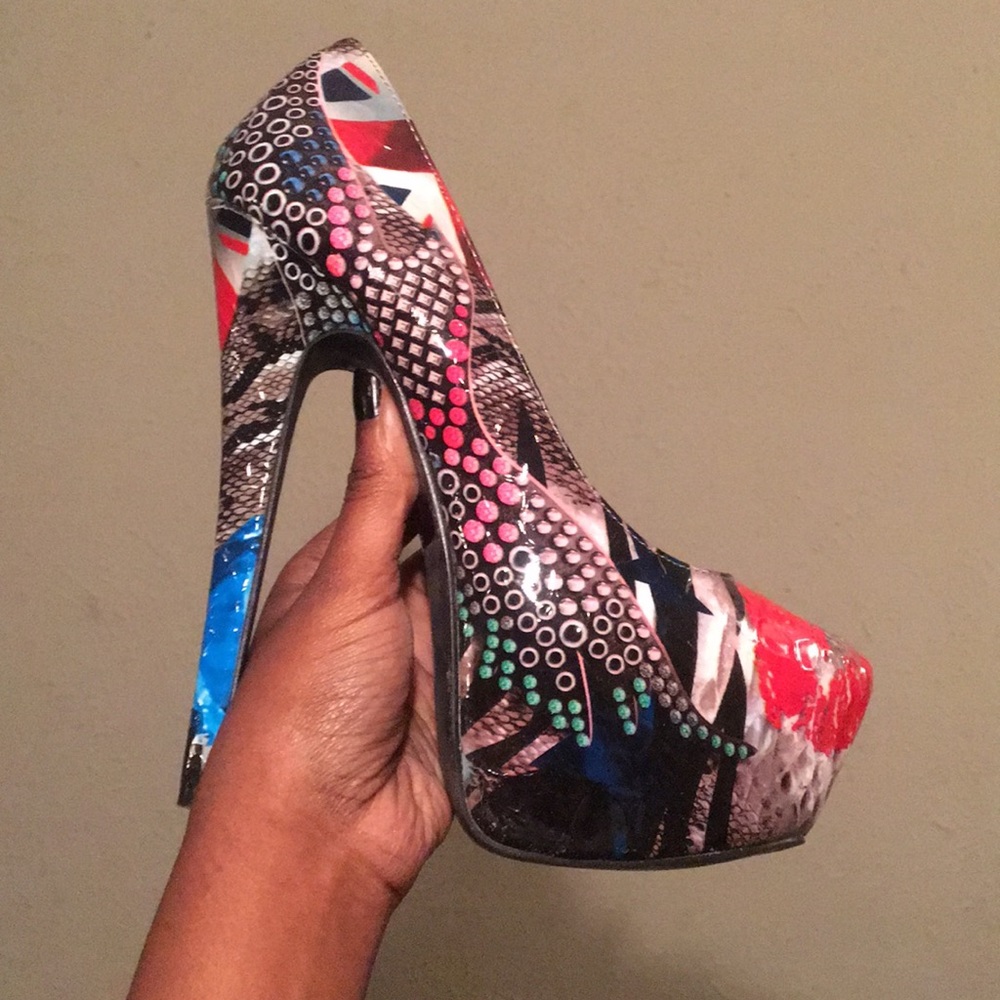 Heels - Picture 5 of 5